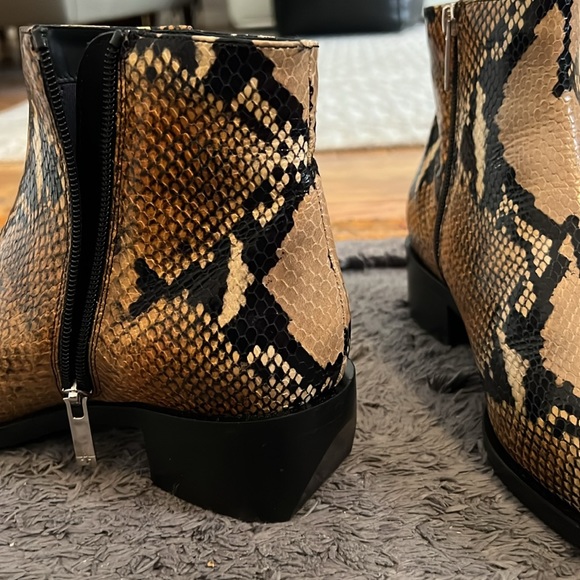 Aquatalia Faelynn Snake Print Caramel/Black Boots - Picture 7 of 10